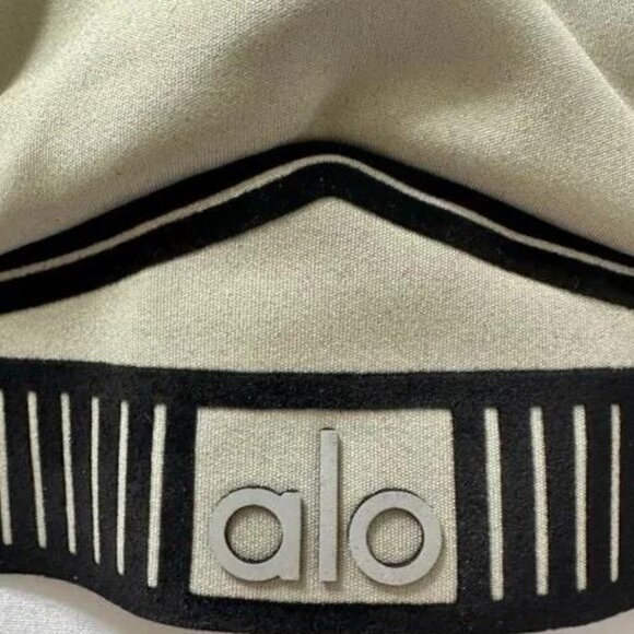 Alo Yoga Ivy Airlift Line Up Bra Size Small, Green, NWOT - Picture 6 of 7